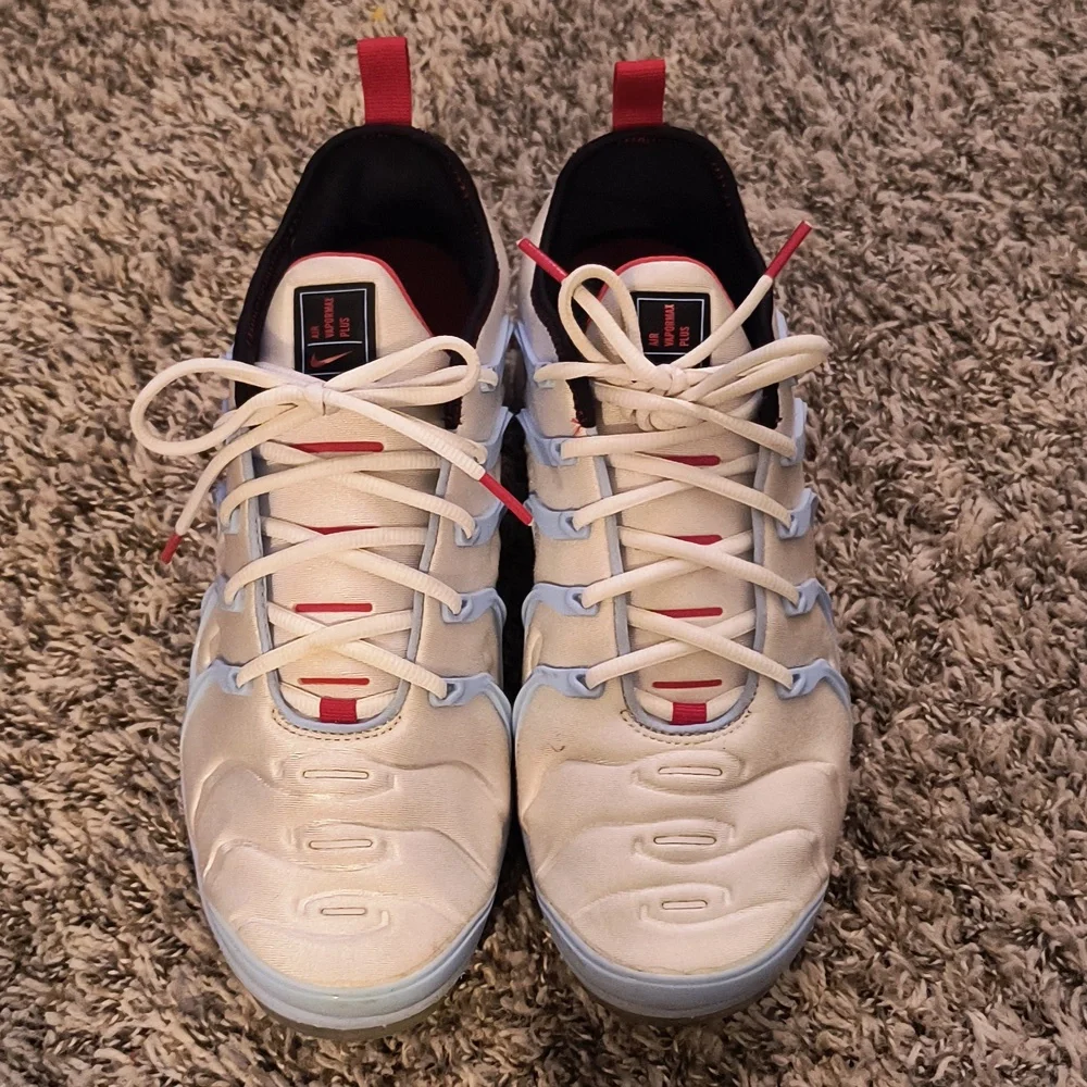 Nike Air VaporMax Plus - White and Red Accents - Picture 3 of 8